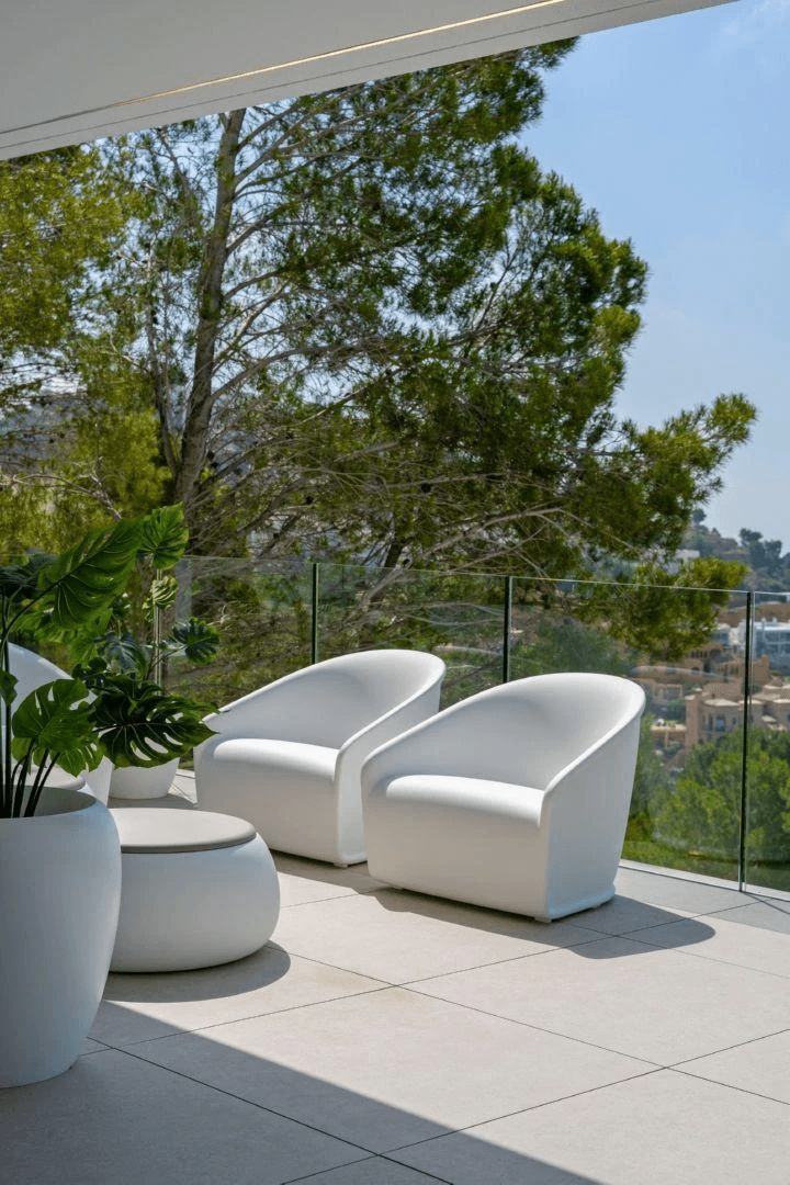 nueva villa de lujo con impresionantes vistas panorámicas al mar y a las moñtanas en Altea Hills