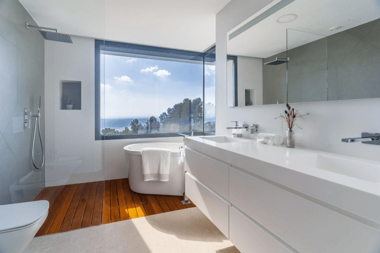 nueva villa de lujo con impresionantes vistas panorámicas al mar y a las moñtanas en Altea Hills