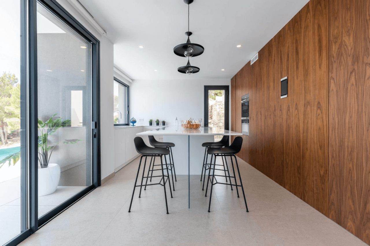 nueva villa de lujo con impresionantes vistas panorámicas al mar y a las moñtanas en Altea Hills