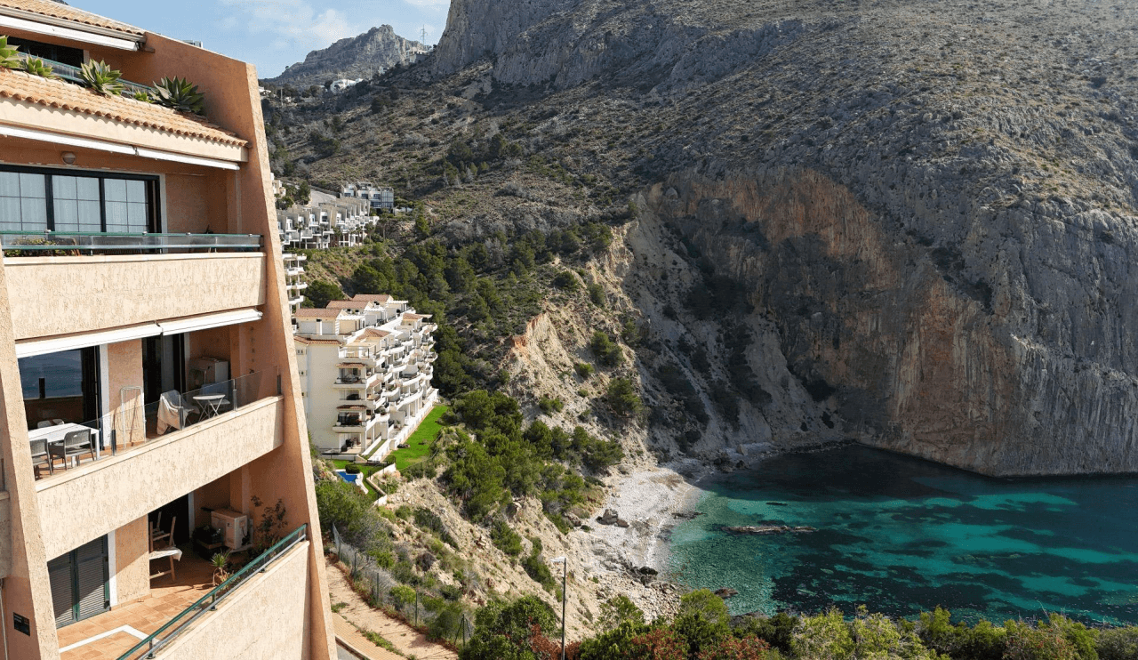 Lujoso Atico Duplex en primera linea de mar con vistas fantasticas hacia la bahia de Altea