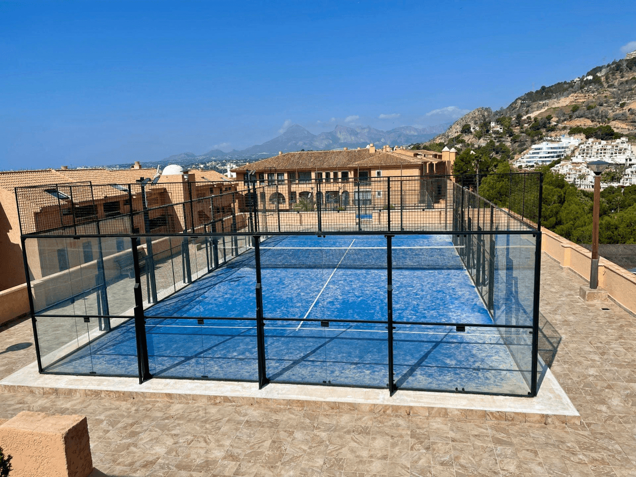 Lujoso Atico Duplex en primera linea de mar con vistas fantasticas hacia la bahia de Altea