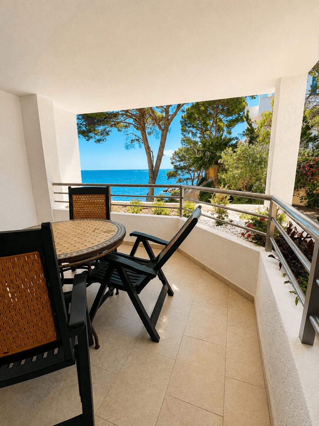 Apartamento exclusivo en primera línea de mar en Cap Negret, Altea