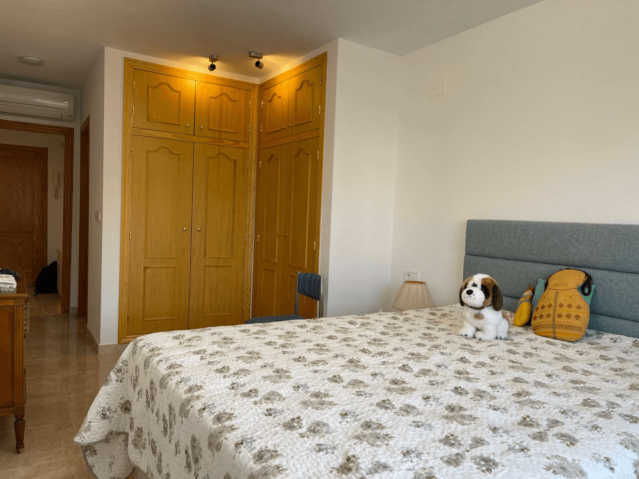 Amplio apartamento de 3 dormitorios completamente renovado en el corazón de El Albir, con piscina y garaje