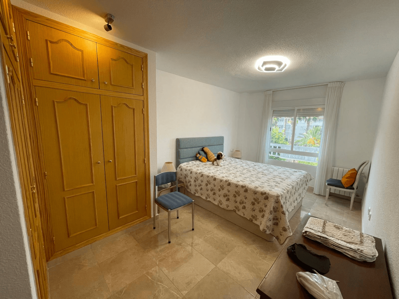 Amplio apartamento de 3 dormitorios completamente renovado en el corazón de El Albir, con piscina y garaje