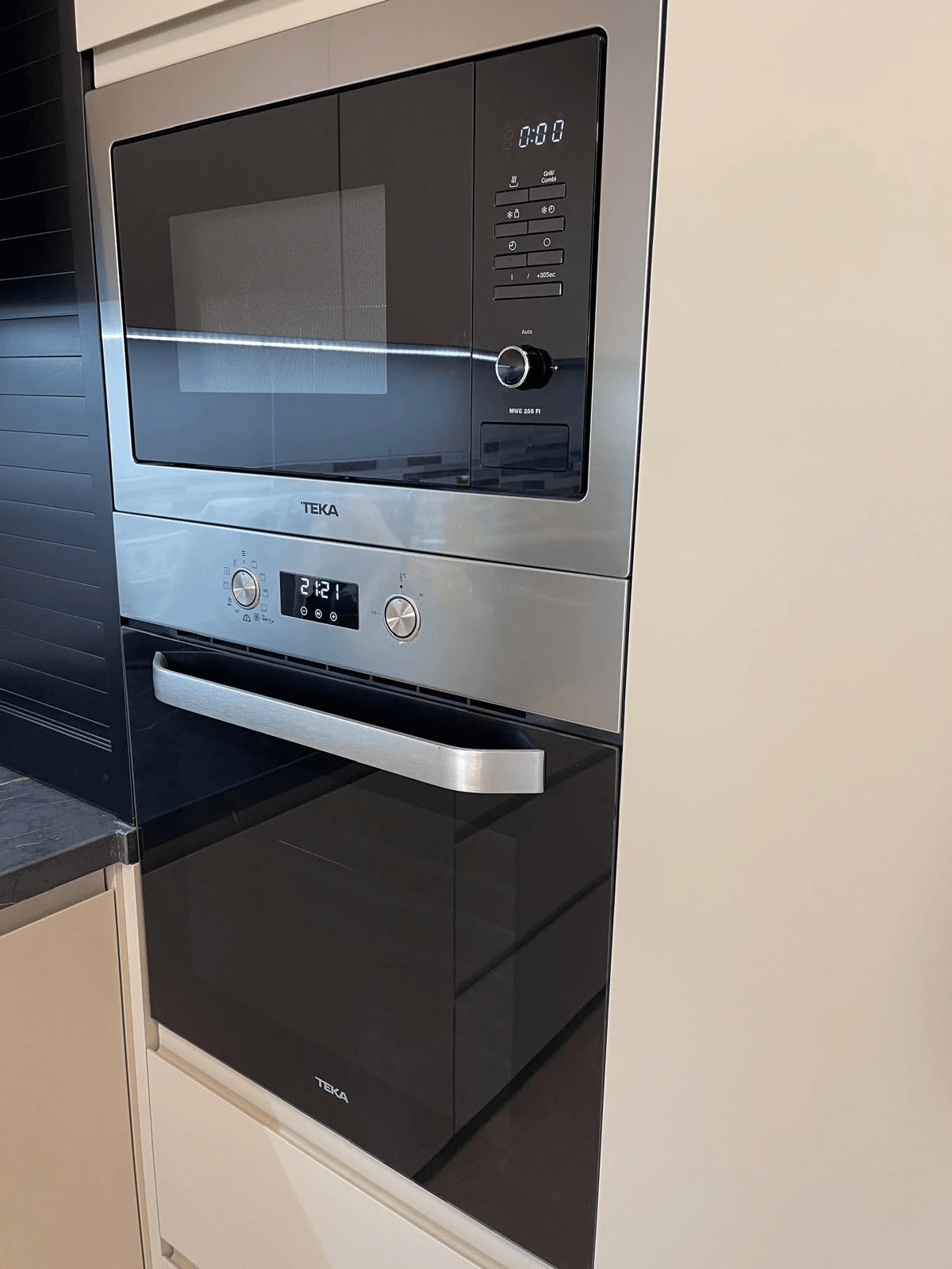 Amplio apartamento de 3 dormitorios completamente renovado en el corazón de El Albir, con piscina y garaje
